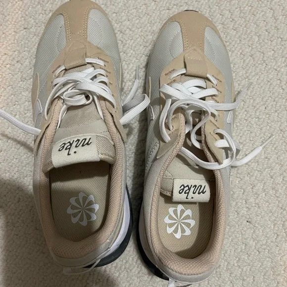 Nike Women's Air Max - Picture 6 of 6